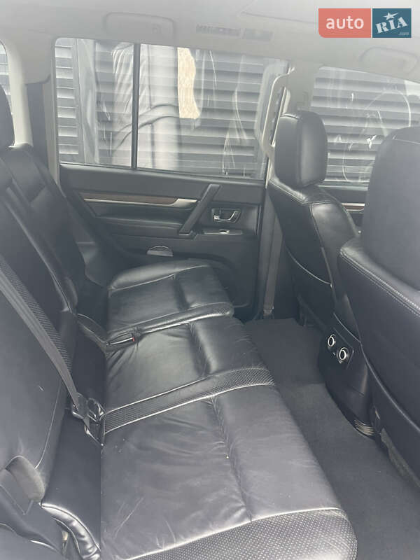 Внедорожник / Кроссовер Mitsubishi Pajero 2008 в Владимире