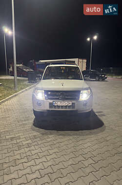Позашляховик / Кросовер Mitsubishi Pajero 2013 в Луцьку