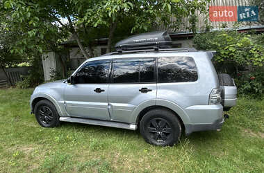 Позашляховик / Кросовер Mitsubishi Pajero 2007 в Києві
