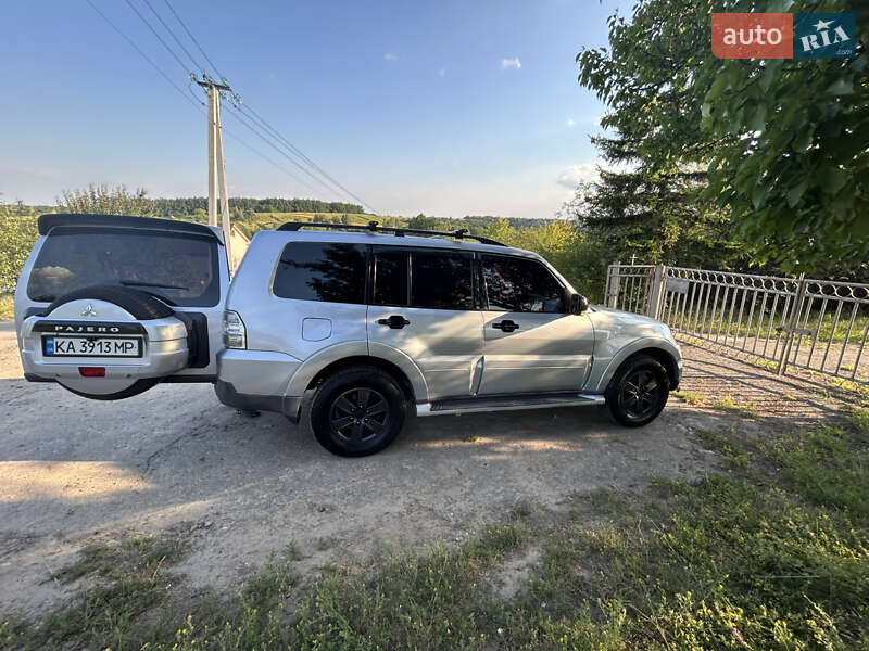 Mitsubishi Pajero 2007