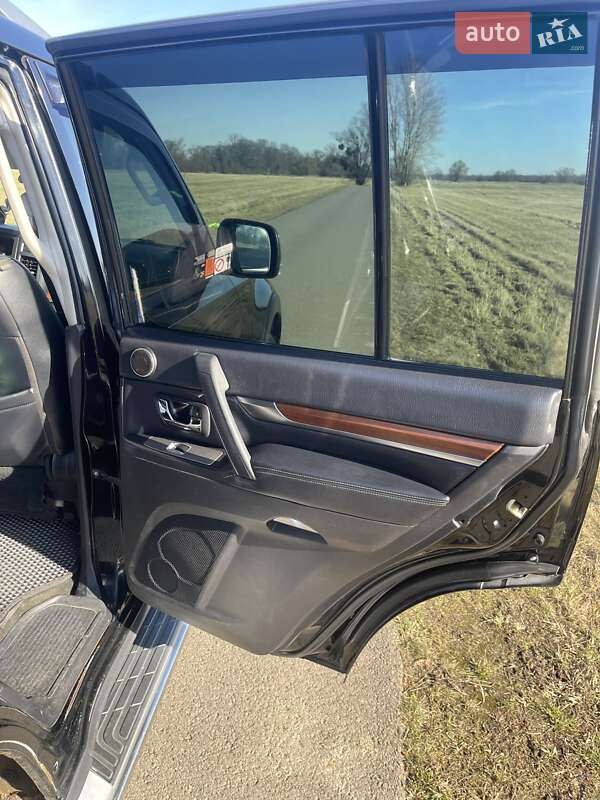 Внедорожник / Кроссовер Mitsubishi Pajero 2007 в Одессе