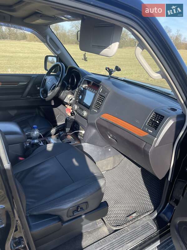 Внедорожник / Кроссовер Mitsubishi Pajero 2007 в Одессе