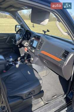 Внедорожник / Кроссовер Mitsubishi Pajero 2007 в 