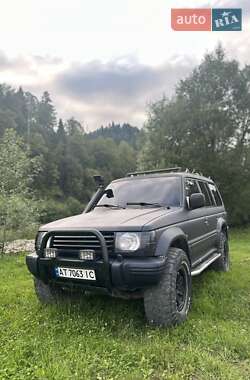 Внедорожник / Кроссовер Mitsubishi Pajero 1993 в Микуличине
