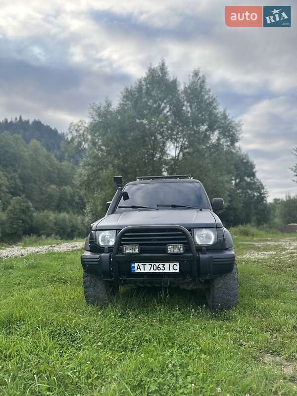 Внедорожник / Кроссовер Mitsubishi Pajero 1993 в Микуличине