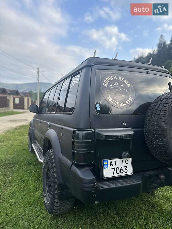 Внедорожник / Кроссовер Mitsubishi Pajero 1993 в Микуличине