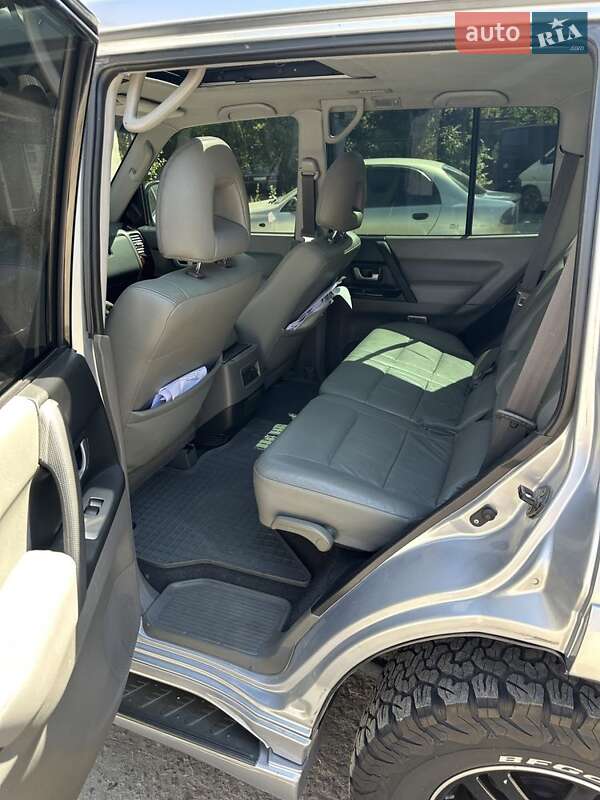 Внедорожник / Кроссовер Mitsubishi Pajero 2007 в Одессе