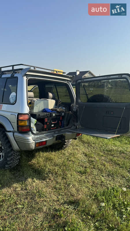 Позашляховик / Кросовер Mitsubishi Pajero 1992 в Ужгороді