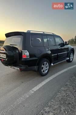 Внедорожник / Кроссовер Mitsubishi Pajero 2007 в 