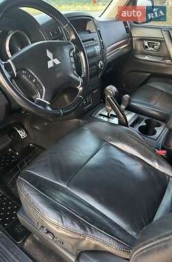 Внедорожник / Кроссовер Mitsubishi Pajero 2007 в 