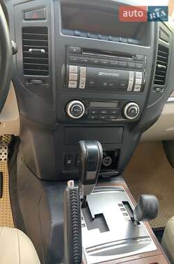 Внедорожник / Кроссовер Mitsubishi Pajero 2007 в 