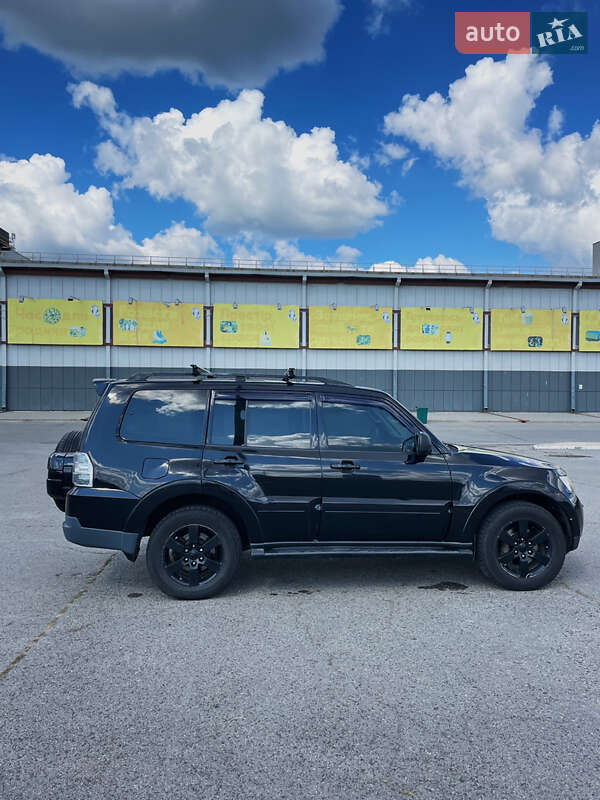 Внедорожник / Кроссовер Mitsubishi Pajero 2008 в Харькове