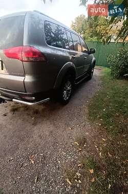 Внедорожник / Кроссовер Mitsubishi Pajero 2013 в 