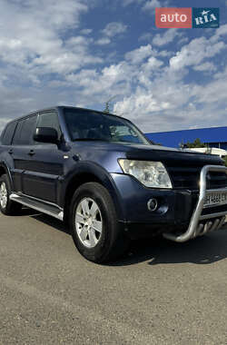 Внедорожник / Кроссовер Mitsubishi Pajero 2007 в Одессе