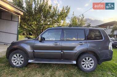 Внедорожник / Кроссовер Mitsubishi Pajero 2011 в 