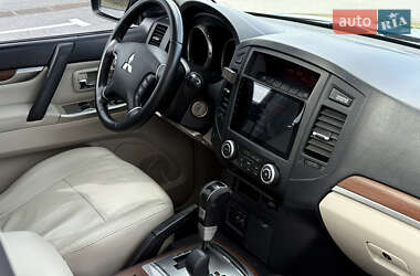 Внедорожник / Кроссовер Mitsubishi Pajero 2008 в 