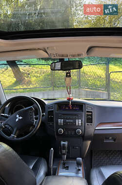Внедорожник / Кроссовер Mitsubishi Pajero 2007 в 