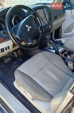 Внедорожник / Кроссовер Mitsubishi Pajero 2008 в 
