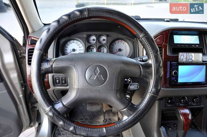 Внедорожник / Кроссовер Mitsubishi Pajero 2006 в Львове