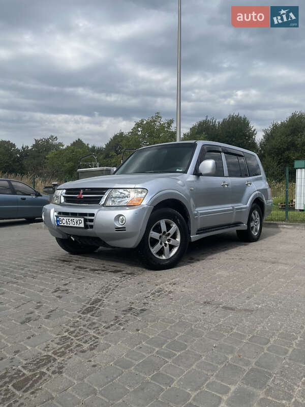 Внедорожник / Кроссовер Mitsubishi Pajero 2006 в 