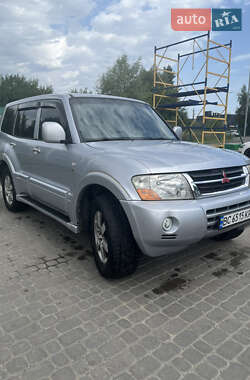 Внедорожник / Кроссовер Mitsubishi Pajero 2006 в 