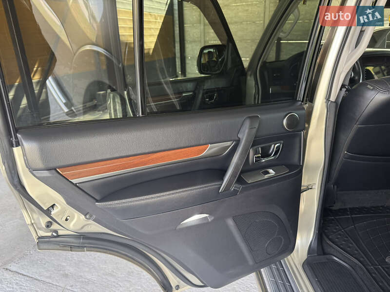 Позашляховик / Кросовер Mitsubishi Pajero 2008 в Чернігові фото 8 Позашляховик / Кросовер Mitsubishi Pajero 2008 в Чернігові