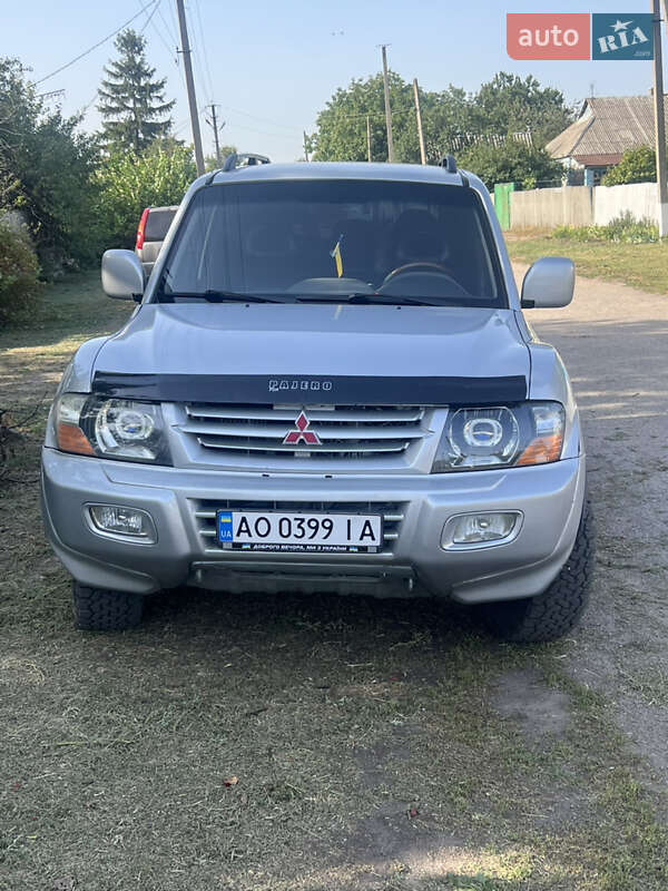 Mitsubishi Pajero 2000