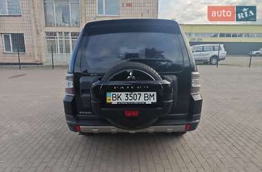 Внедорожник / Кроссовер Mitsubishi Pajero 2008 в 