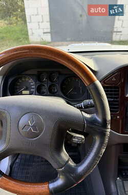 Внедорожник / Кроссовер Mitsubishi Pajero 2004 в 
