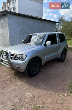 Внедорожник / Кроссовер Mitsubishi Pajero 2004 в 