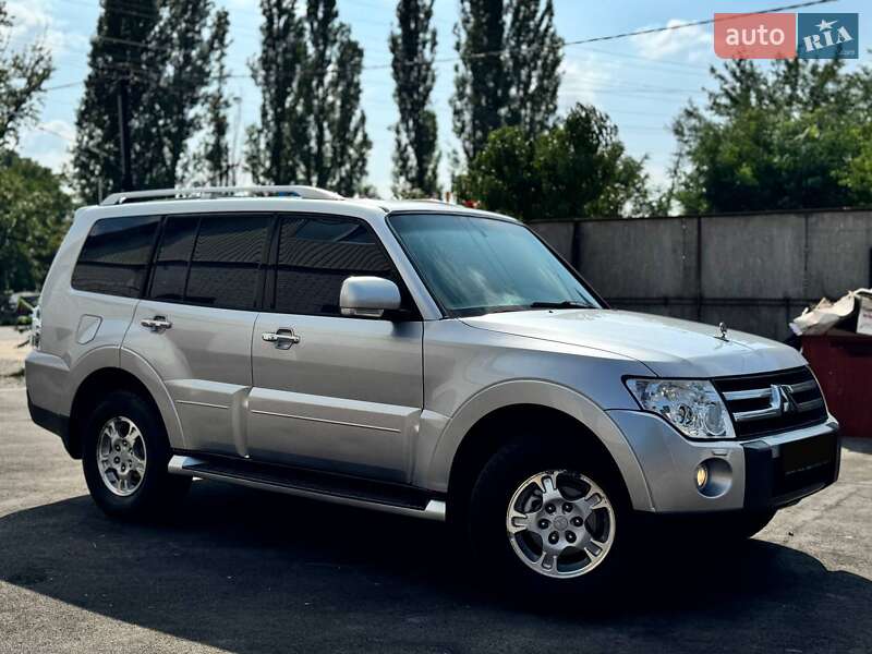 Внедорожник / Кроссовер Mitsubishi Pajero 2008 в Ахтырке