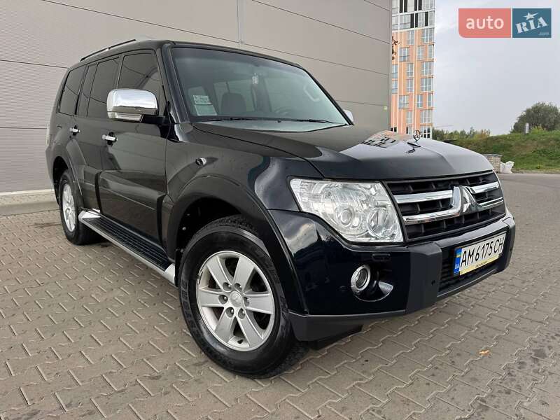 Внедорожник / Кроссовер Mitsubishi Pajero 2007 в Киеве