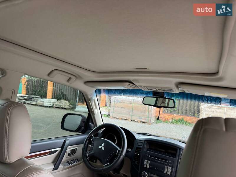 Внедорожник / Кроссовер Mitsubishi Pajero 2007 в Киеве