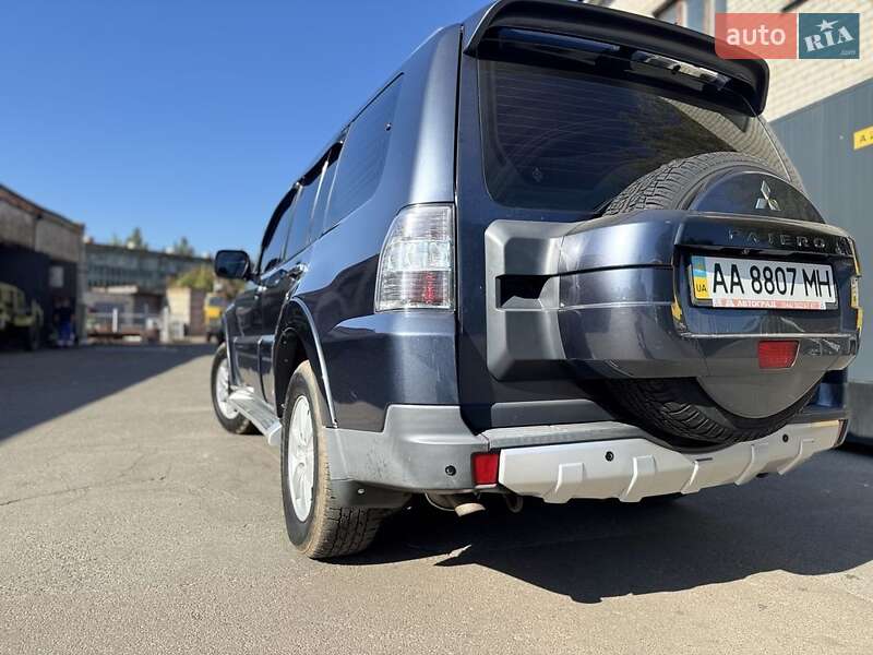 Внедорожник / Кроссовер Mitsubishi Pajero 2008 в 