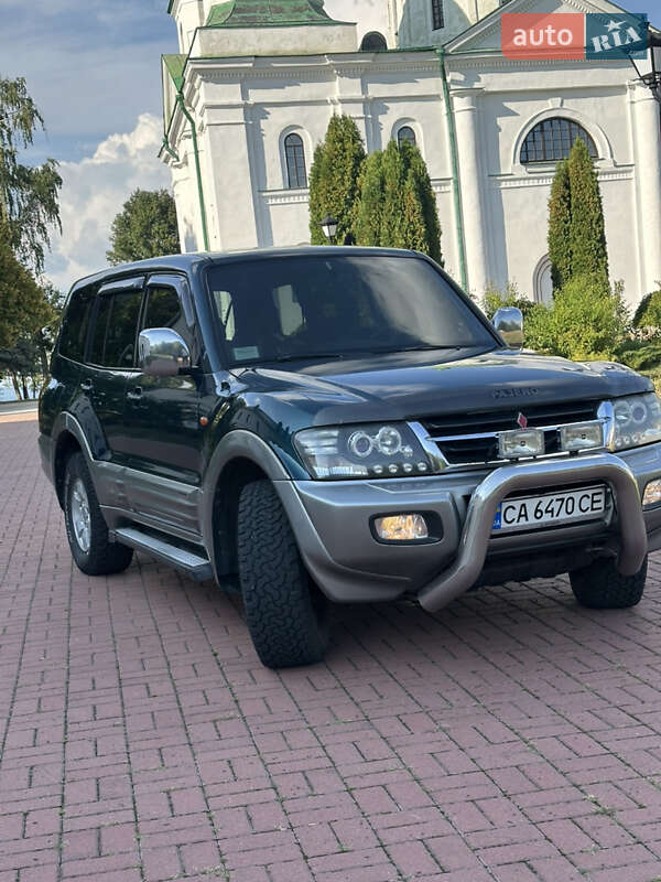 Mitsubishi Pajero 2000