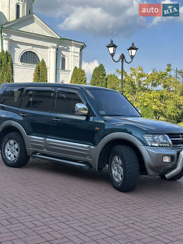 Внедорожник / Кроссовер Mitsubishi Pajero 2000 в Каневе