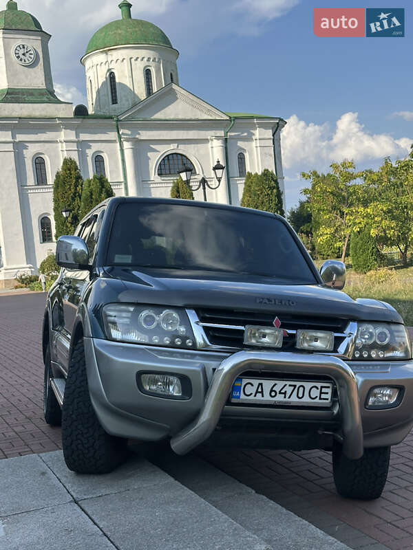 Внедорожник / Кроссовер Mitsubishi Pajero 2000 в Каневе