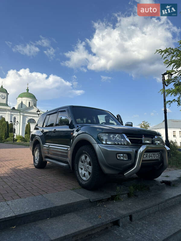 Внедорожник / Кроссовер Mitsubishi Pajero 2000 в Каневе