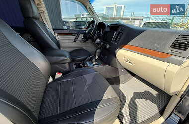 Внедорожник / Кроссовер Mitsubishi Pajero 2008 в 