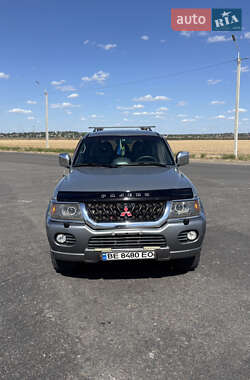 Внедорожник / Кроссовер Mitsubishi Pajero 2000 в 