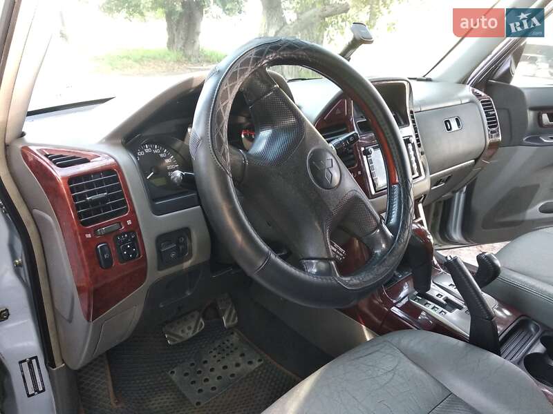 Внедорожник / Кроссовер Mitsubishi Pajero 2003 в Хмельницком