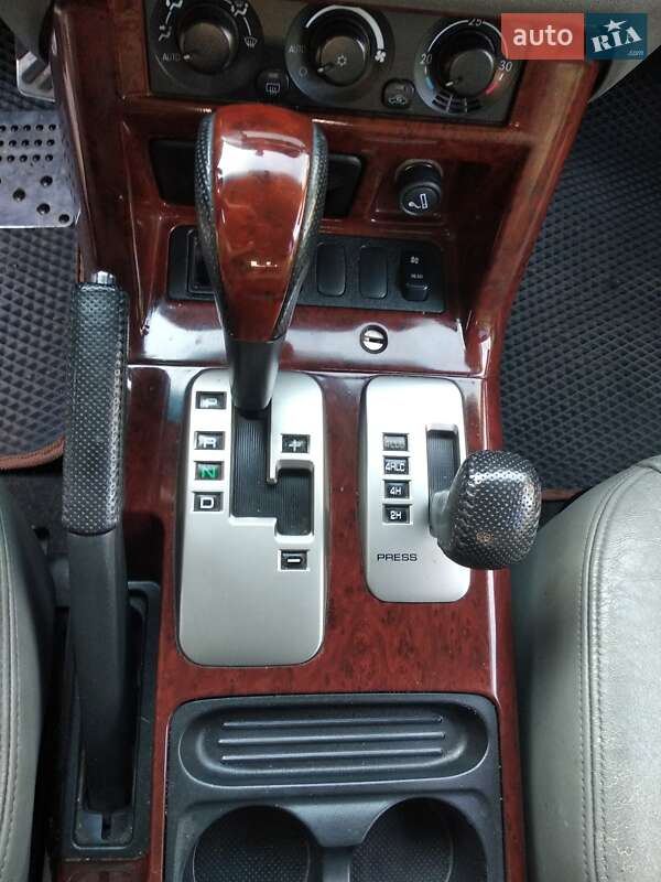 Внедорожник / Кроссовер Mitsubishi Pajero 2003 в Хмельницком