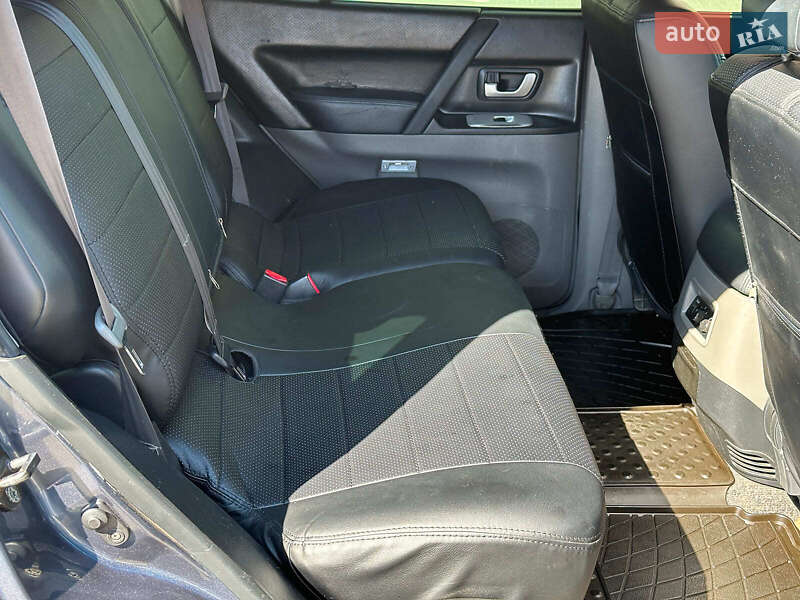 Внедорожник / Кроссовер Mitsubishi Pajero 2006 в Одессе