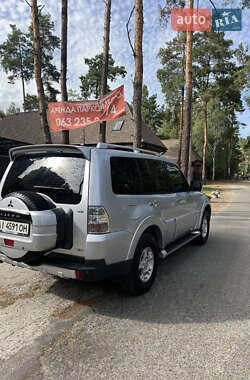 Внедорожник / Кроссовер Mitsubishi Pajero 2007 в 