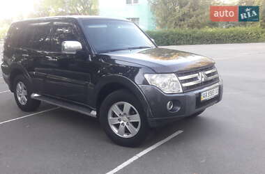 Позашляховик / Кросовер Mitsubishi Pajero 2007 в 