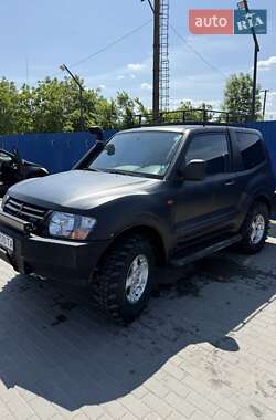 Внедорожник / Кроссовер Mitsubishi Pajero 2000 в 