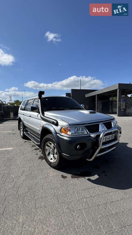 Внедорожник / Кроссовер Mitsubishi Pajero 2006 в 