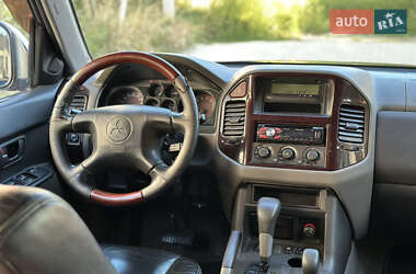 Внедорожник / Кроссовер Mitsubishi Pajero 2001 в 