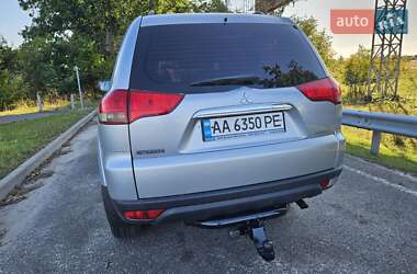 Позашляховик / Кросовер Mitsubishi Pajero 2014 в 