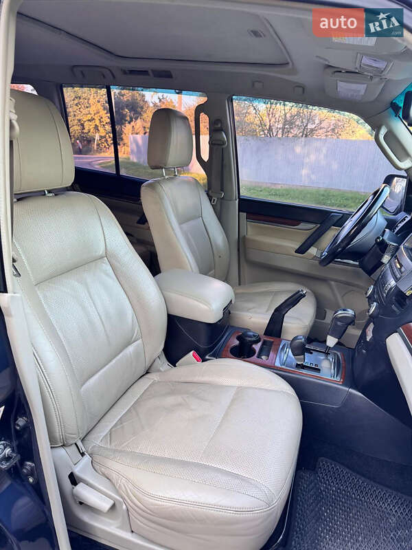 Внедорожник / Кроссовер Mitsubishi Pajero 2007 в Дрогобыче